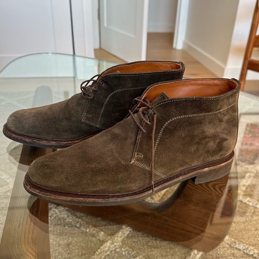 Allen Edmonds Dundee 2.0 chukka boot in loden olive sude. Danite sole. Size 11B.